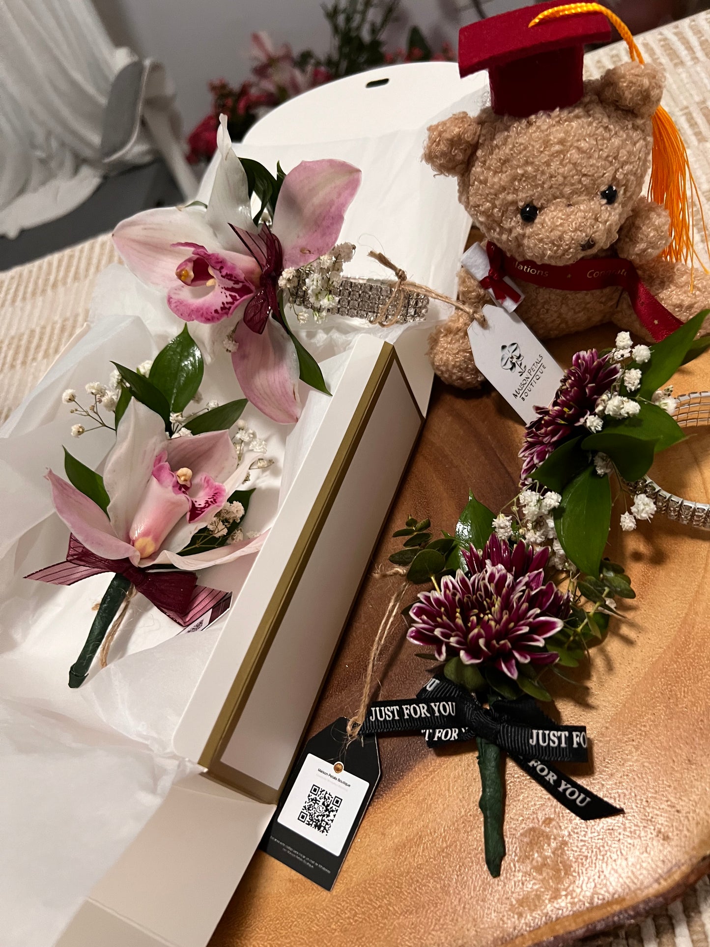 Custom Corsages & Boutonnieres