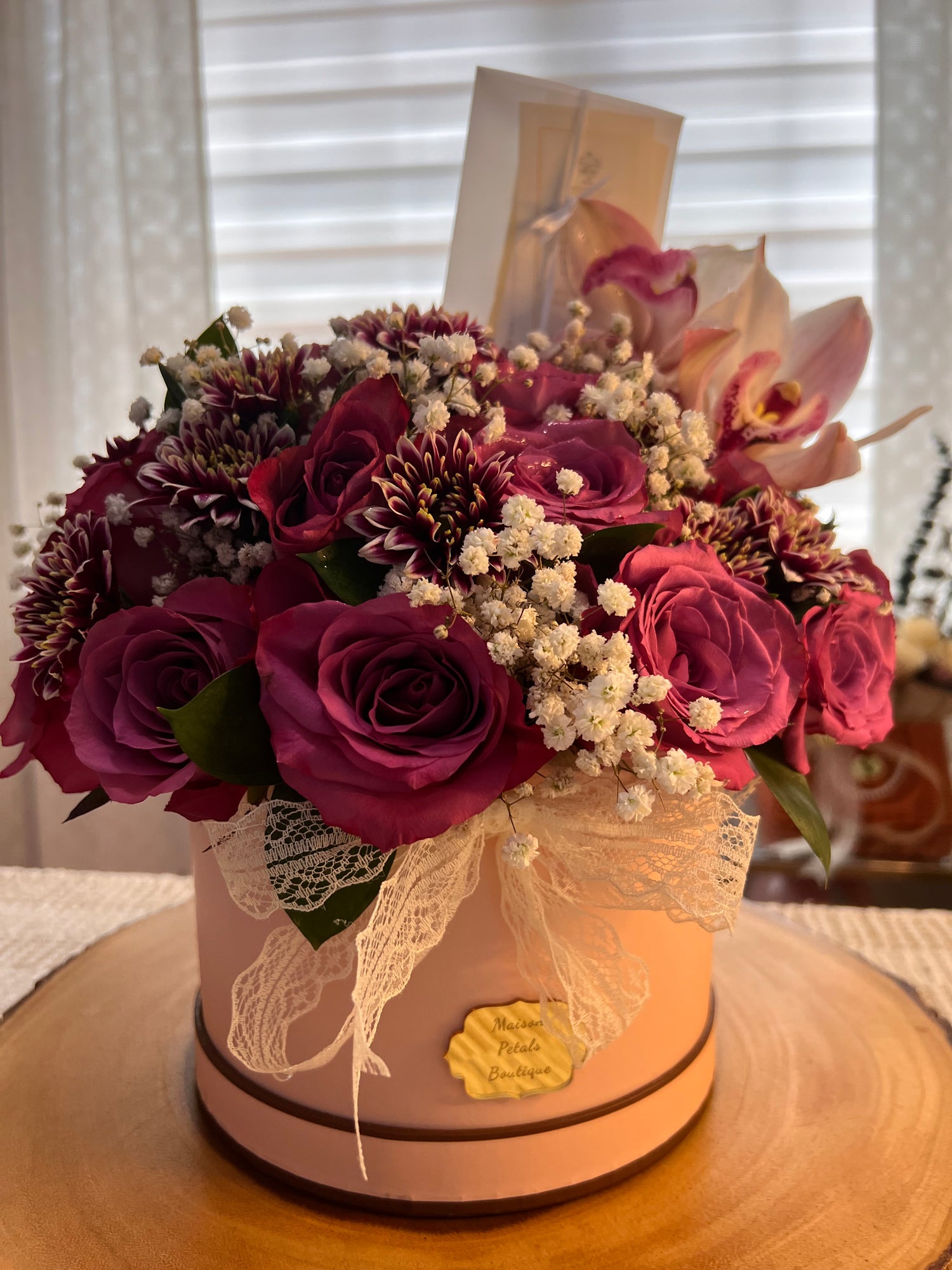 💐 Floral Arrangements